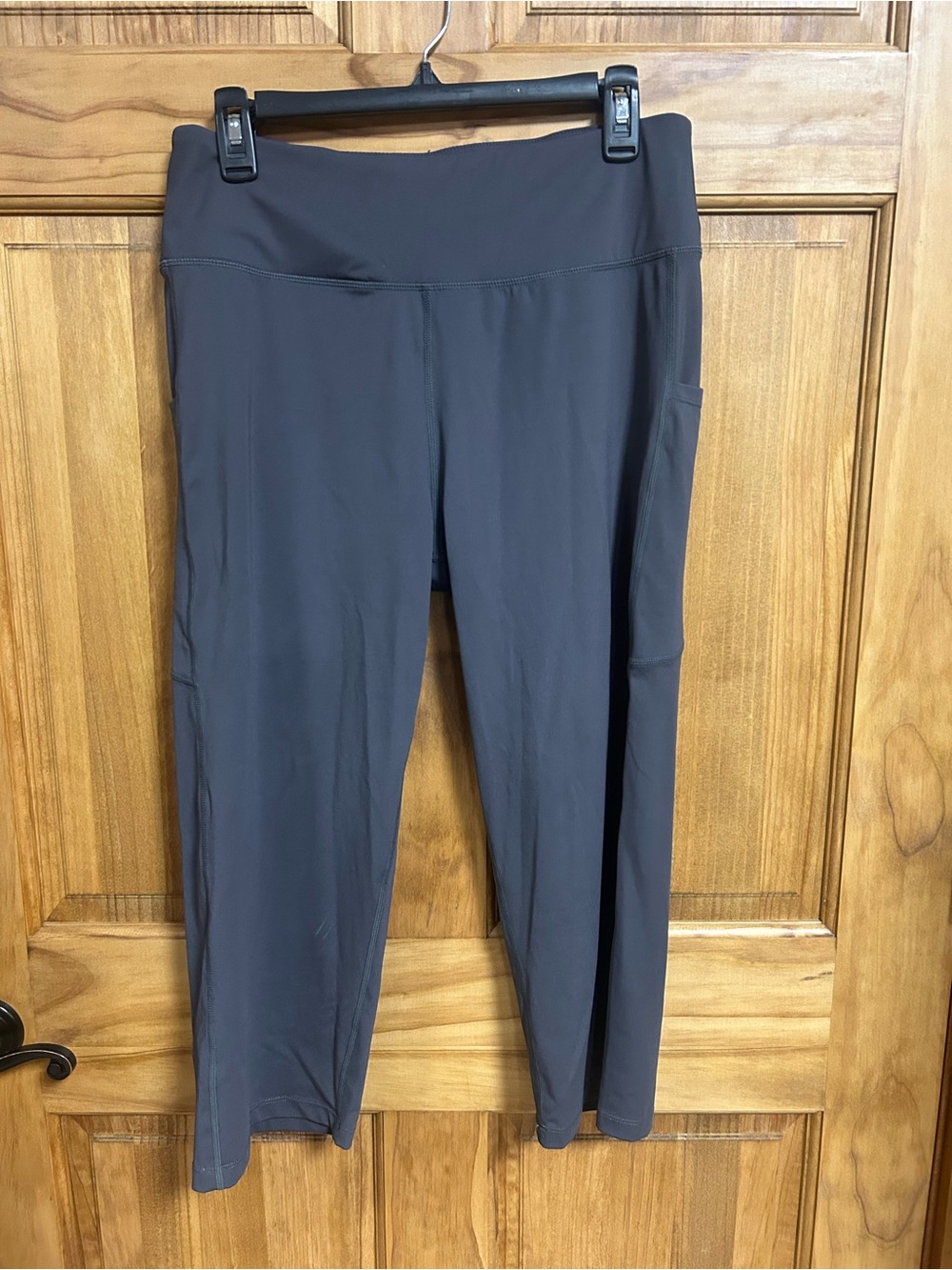 Women’s Gradual brand High-Waist dark grey Active Capri Leggings